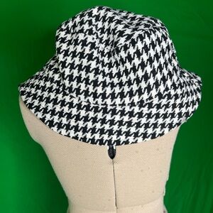 Glassons Monochrome Houndstooth Bucket Hat